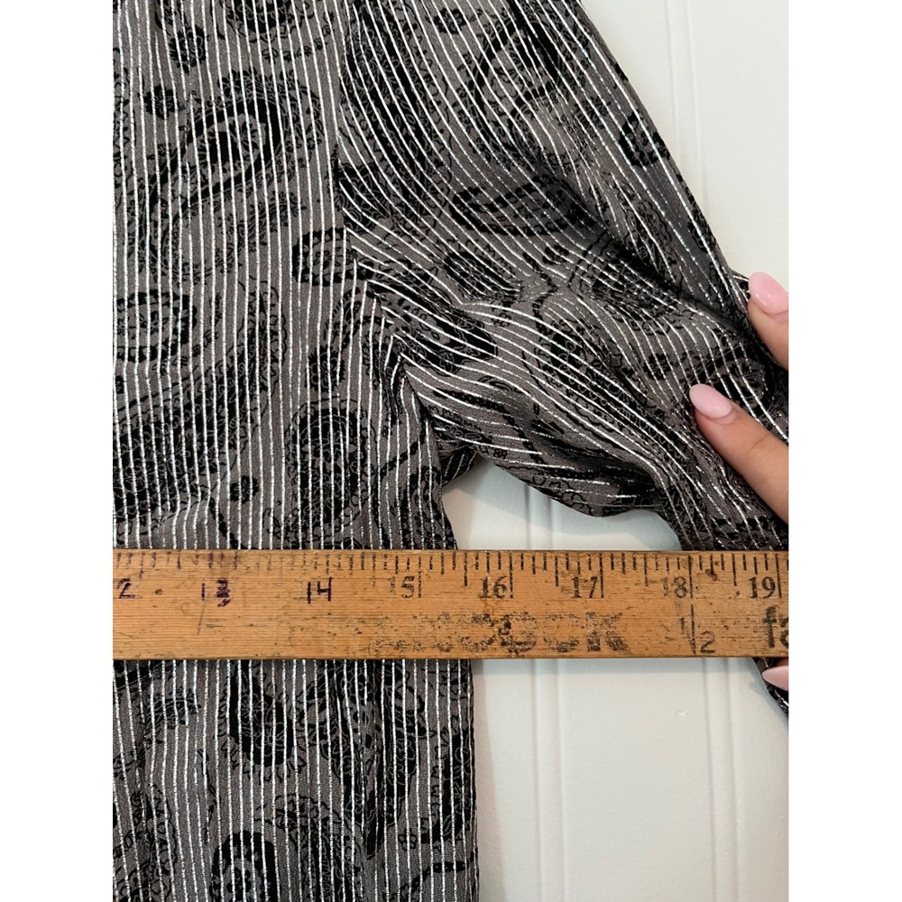 Soft Surroundings Tunic Top Womens S Metallic Paisley Silver Charcoal V-Neck - Picture 9 of 10